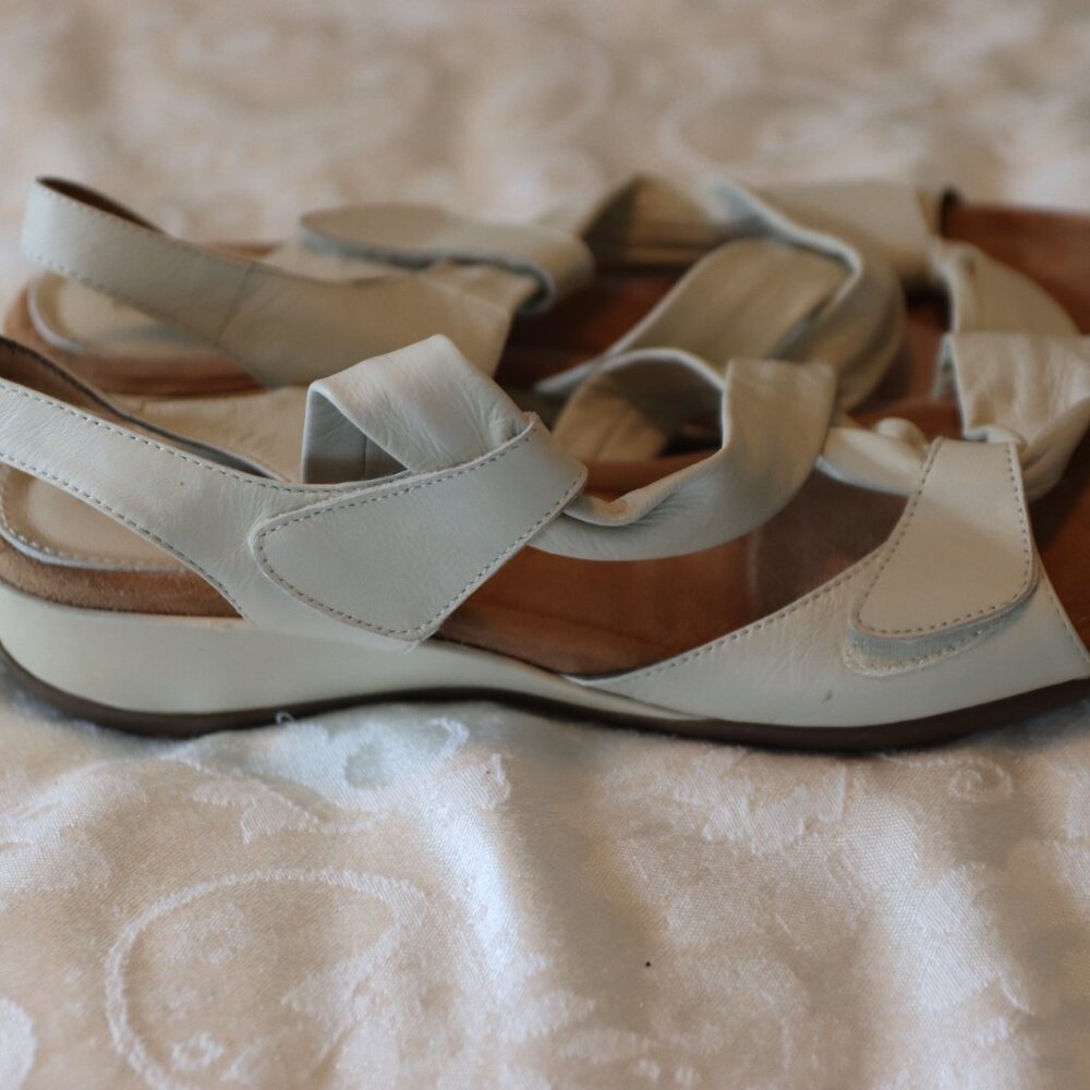 Bjorndal Double Time Off White Leather Upper Adjustable Sandals Size 9.5 - Picture 9 of 16